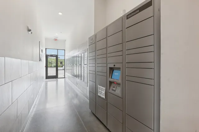 a view of utility room