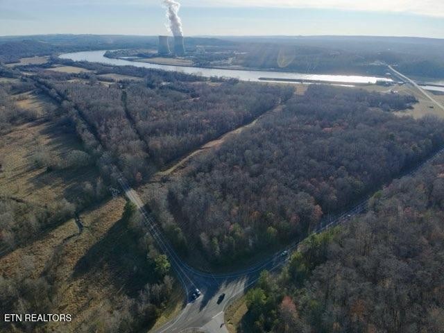 16 Highway 304 Decatur, TN 37322 - Photo 2 of 7