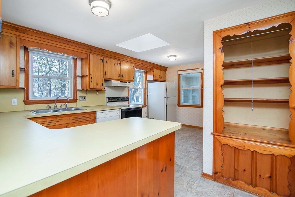 15 Old Coach Road Hampden, MA 01036 - Photo 12 of 37 Gallery Image 12