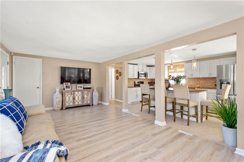 1008 Moon Run Road McKees Rocks, PA 15136 - Photo 7 of 25