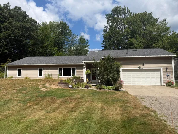 $397,000 | 18145 148th Avenue, Spring Lake, MI 49456