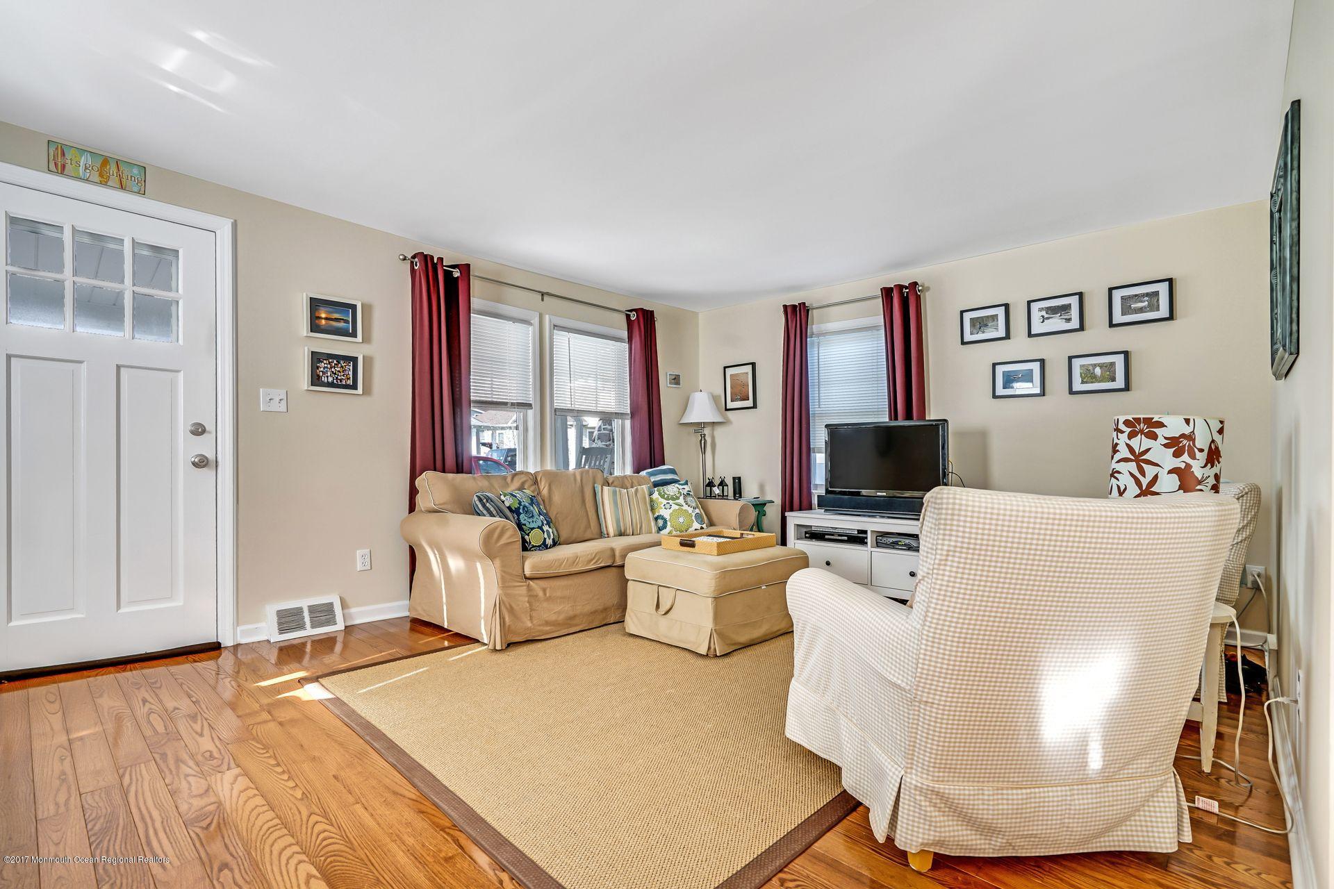 1251 Maplewood Road Belmar, NJ 07719 - Photo 2 of 15 Livingroom3