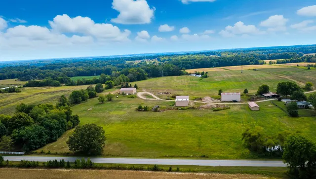 a view of an outdoor space