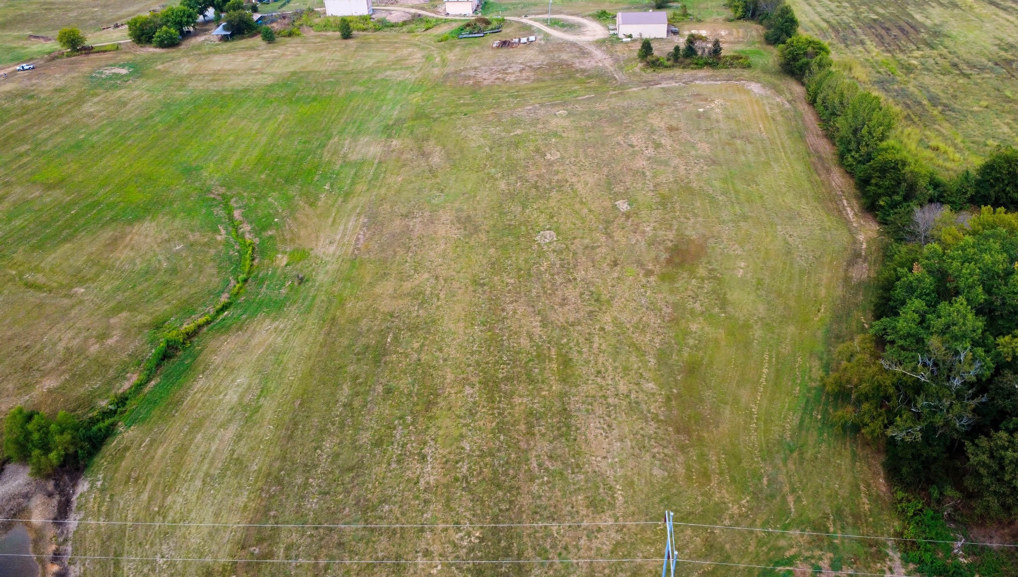 22 Indian Mound Road Woodlawn, TN 37191 - Photo 24 of 29 a bathroom with a small yard