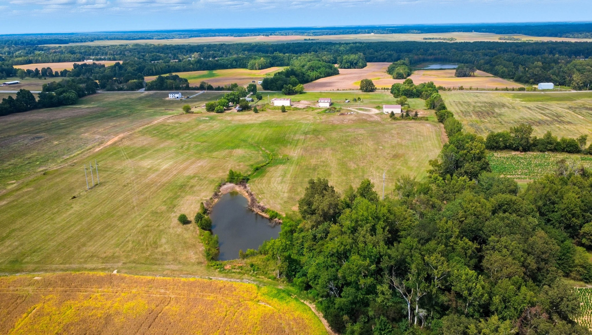 22 Indian Mound Road Woodlawn, TN 37191 - Photo 5 of 29 a view of an ocean house and mountain view
