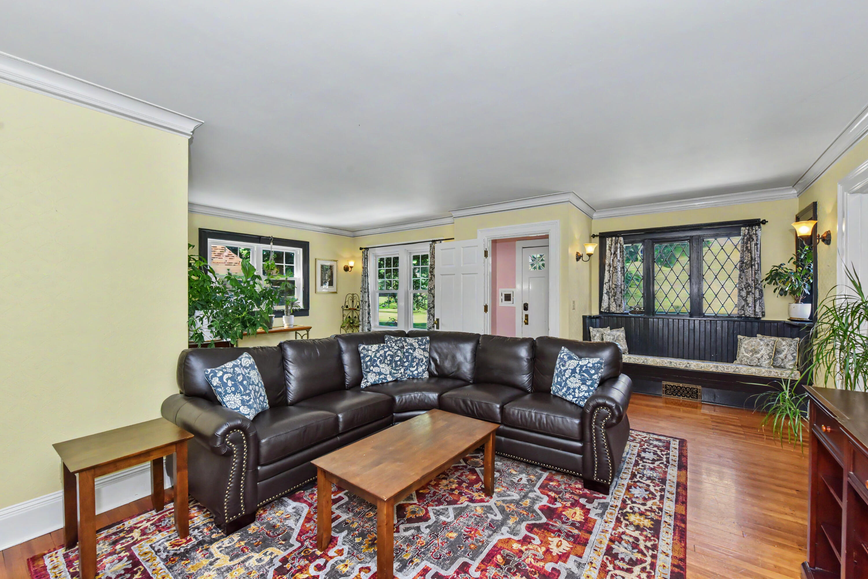 1213 College Avenue Racine, WI 53403 - Photo 8 of 54 DSC_9408