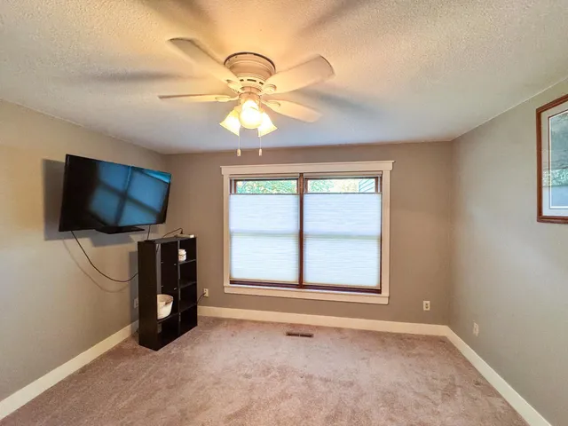 $1,700 | 15565 26th Avenue North, Unit B, Plymouth, MN 55447