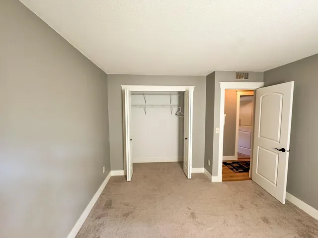 $1,700 | 15565 26th Avenue North, Unit B, Plymouth, MN 55447