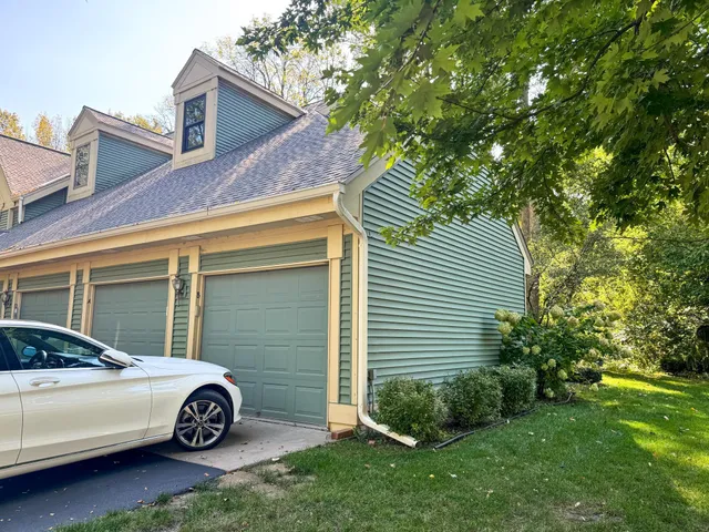 $1,700 | 15565 26th Avenue North, Unit B, Plymouth, MN 55447