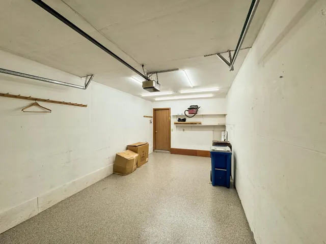 $1,700 | 15565 26th Avenue North, Unit B, Plymouth, MN 55447