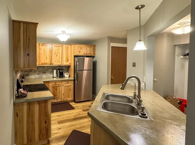 $1,700 | 15565 26th Avenue North, Unit B, Plymouth, MN 55447