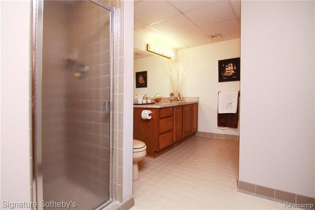 30895 Country Ridge Circle Farmington Hills, MI 48331 - Photo 31 of 43