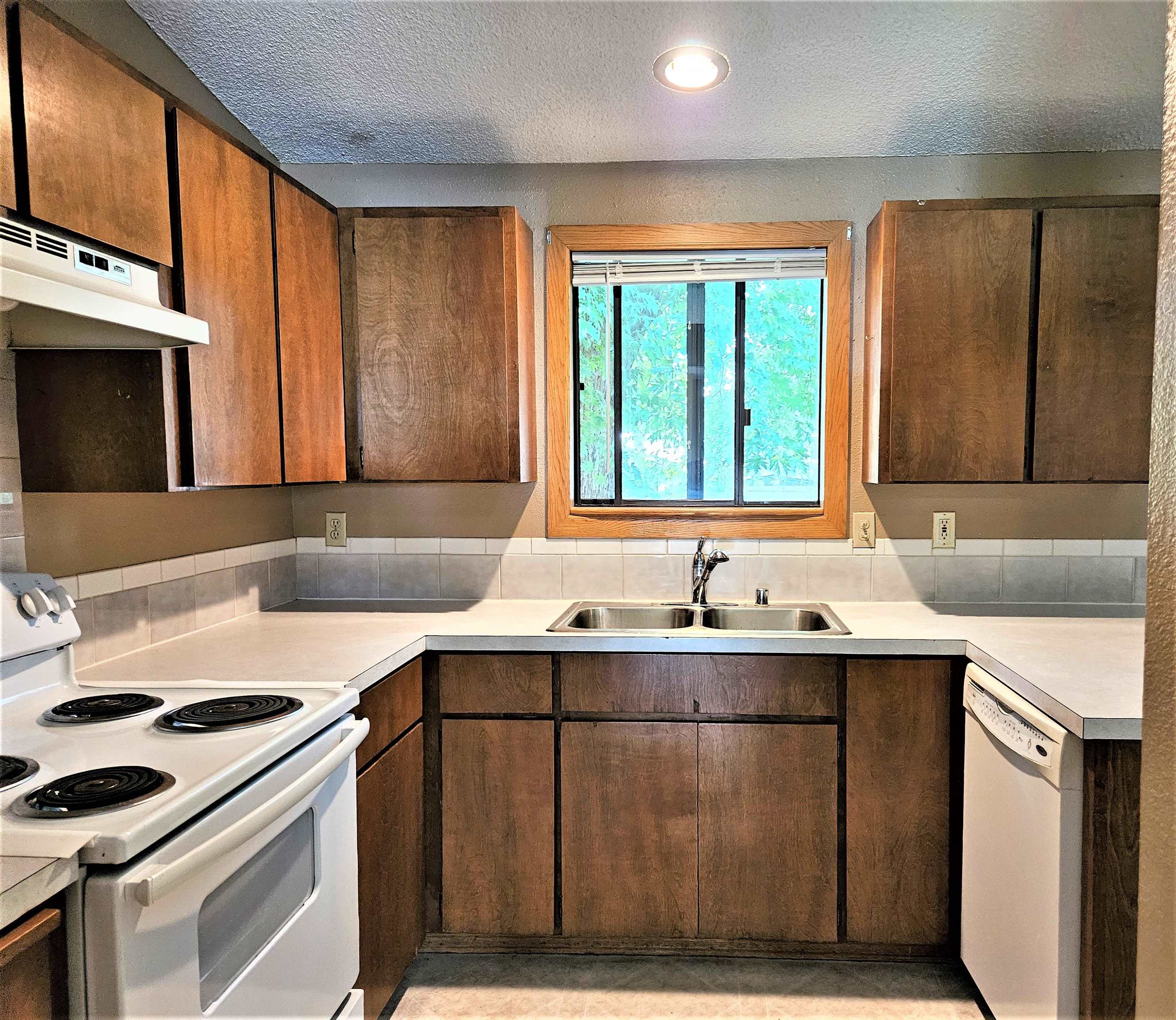 810 East St Thomas More Way Spokane, WA 99208 - Photo 10 of 32