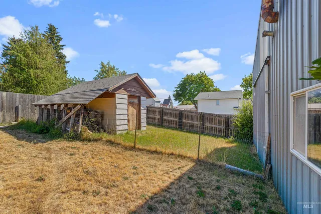 $450,000 | 611 East Main Street, Craigmont, ID 83523