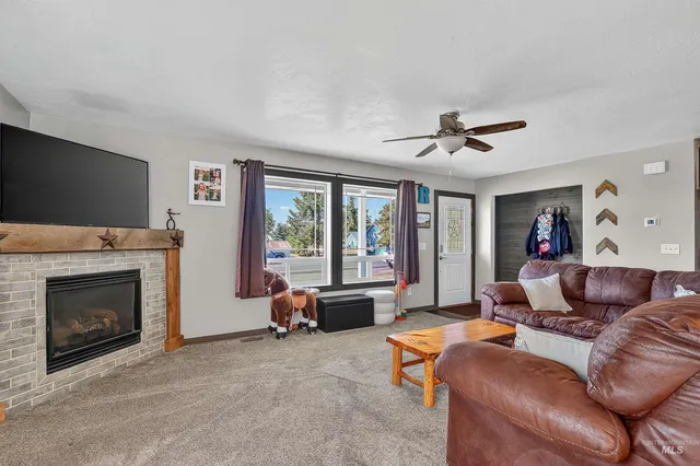 $450,000 | 611 East Main Street, Craigmont, ID 83523