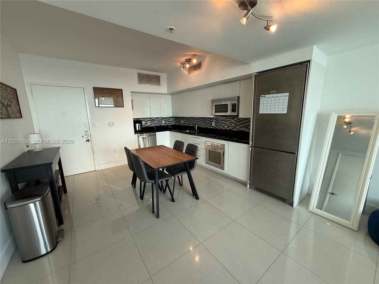 92 Southwest 3rd Street, Unit 3709 Miami, FL 33130 - Photo 6 of 22