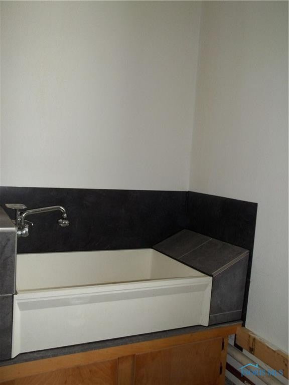 9617 Old State Line Road Holland, OH 43528 - Photo 13 of 20 Gallery Image 13