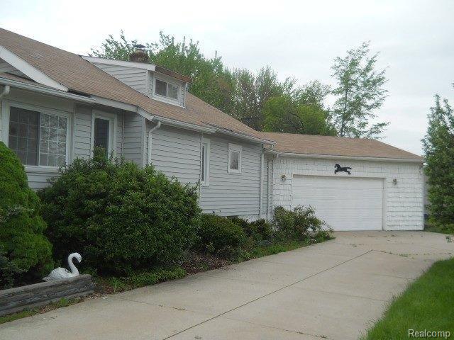 18741 Martin Road Roseville, MI 48066 - Photo 3 of 10 5-7 069.jpg
