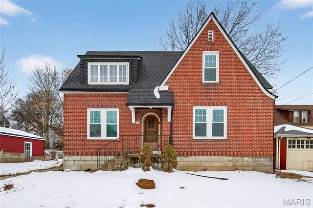 $375,000 | 221 North Benton Avenue, St. Charles, MO 63301
