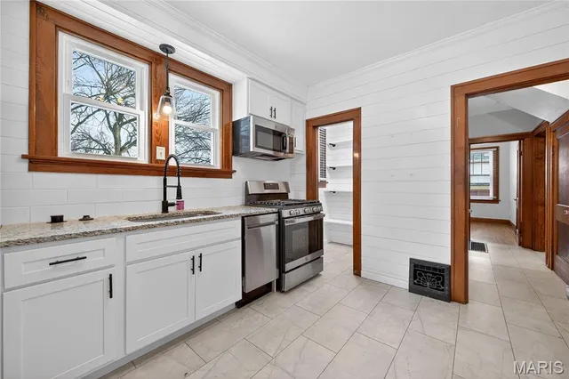 $375,000 | 221 North Benton Avenue, St. Charles, MO 63301