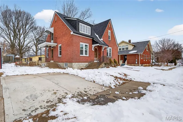 $375,000 | 221 North Benton Avenue, St. Charles, MO 63301