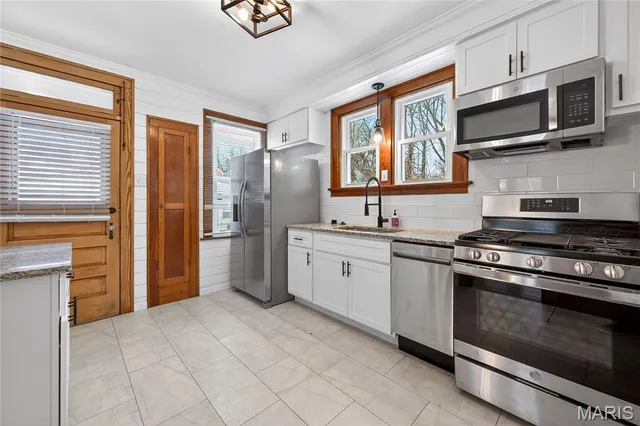 $375,000 | 221 North Benton Avenue, St. Charles, MO 63301