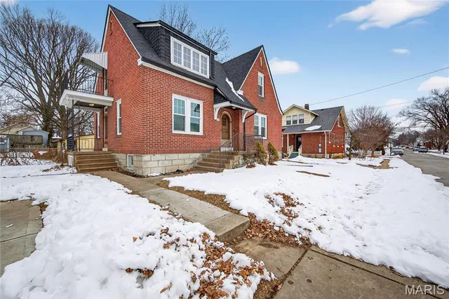 $375,000 | 221 North Benton Avenue, St. Charles, MO 63301
