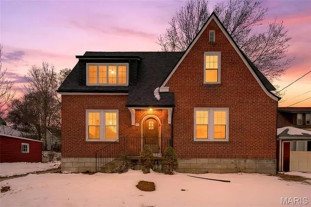 $375,000 | 221 North Benton Avenue, St. Charles, MO 63301