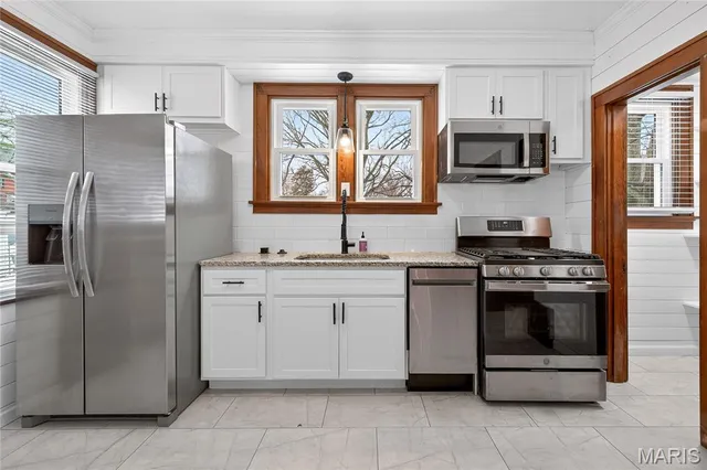 $375,000 | 221 North Benton Avenue, St. Charles, MO 63301