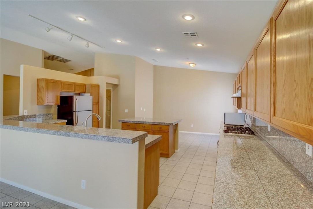 388 Desert Cove Road Henderson, NV 89012 - Photo 10 of 38 Gallery Image 10