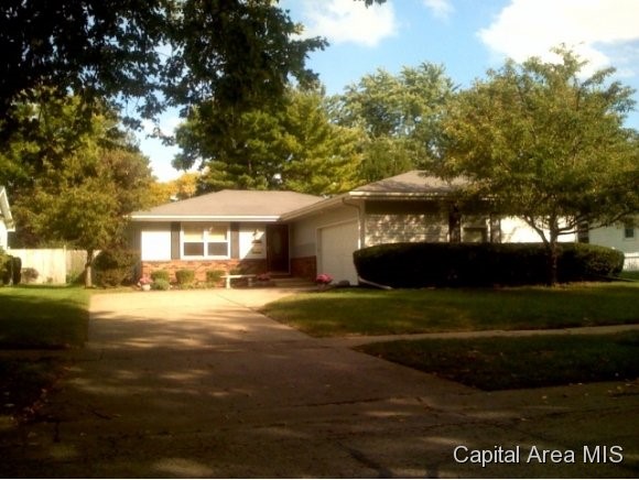 1220 Interlacken Road Springfield, IL 62704 - Photo 1 of 6
