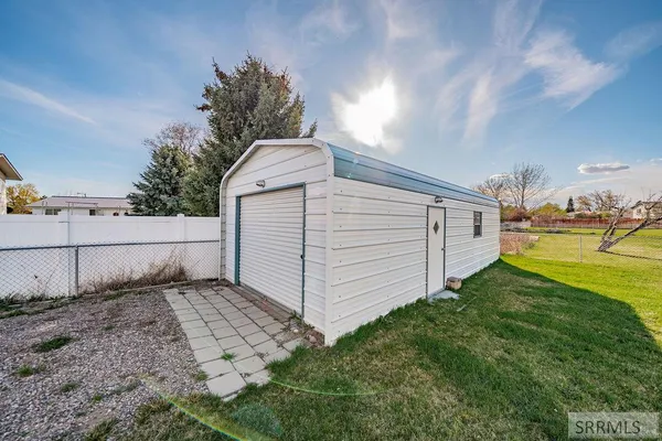 $359,000 | 805 North Farnsworth Drive, Idaho Falls, ID 83401