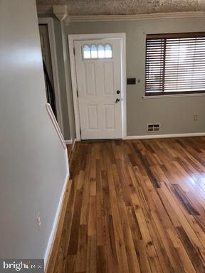 648 Queensgate Road Baltimore, MD 21229 - Photo 2 of 18