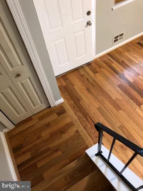 648 Queensgate Road Baltimore, MD 21229 - Photo 4 of 18