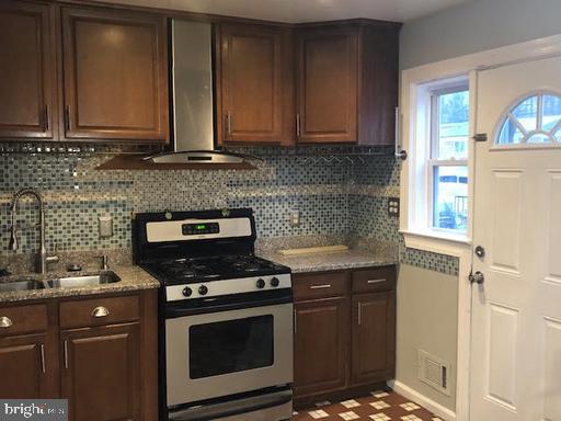 648 Queensgate Road Baltimore, MD 21229 - Photo 5 of 18