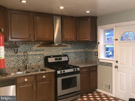 648 Queensgate Road Baltimore, MD 21229 - Photo 6 of 18