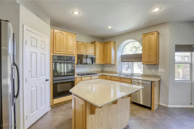 $3,400 | 756 Ezzat Street, Henderson, NV 89052