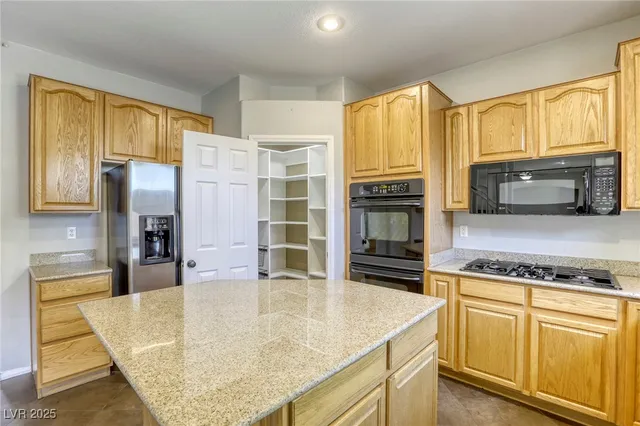 $3,400 | 756 Ezzat Street, Henderson, NV 89052