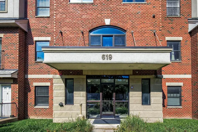 $349,000 | 619 Southeast 8th Street, Unit 315, Minneapolis, MN 55414