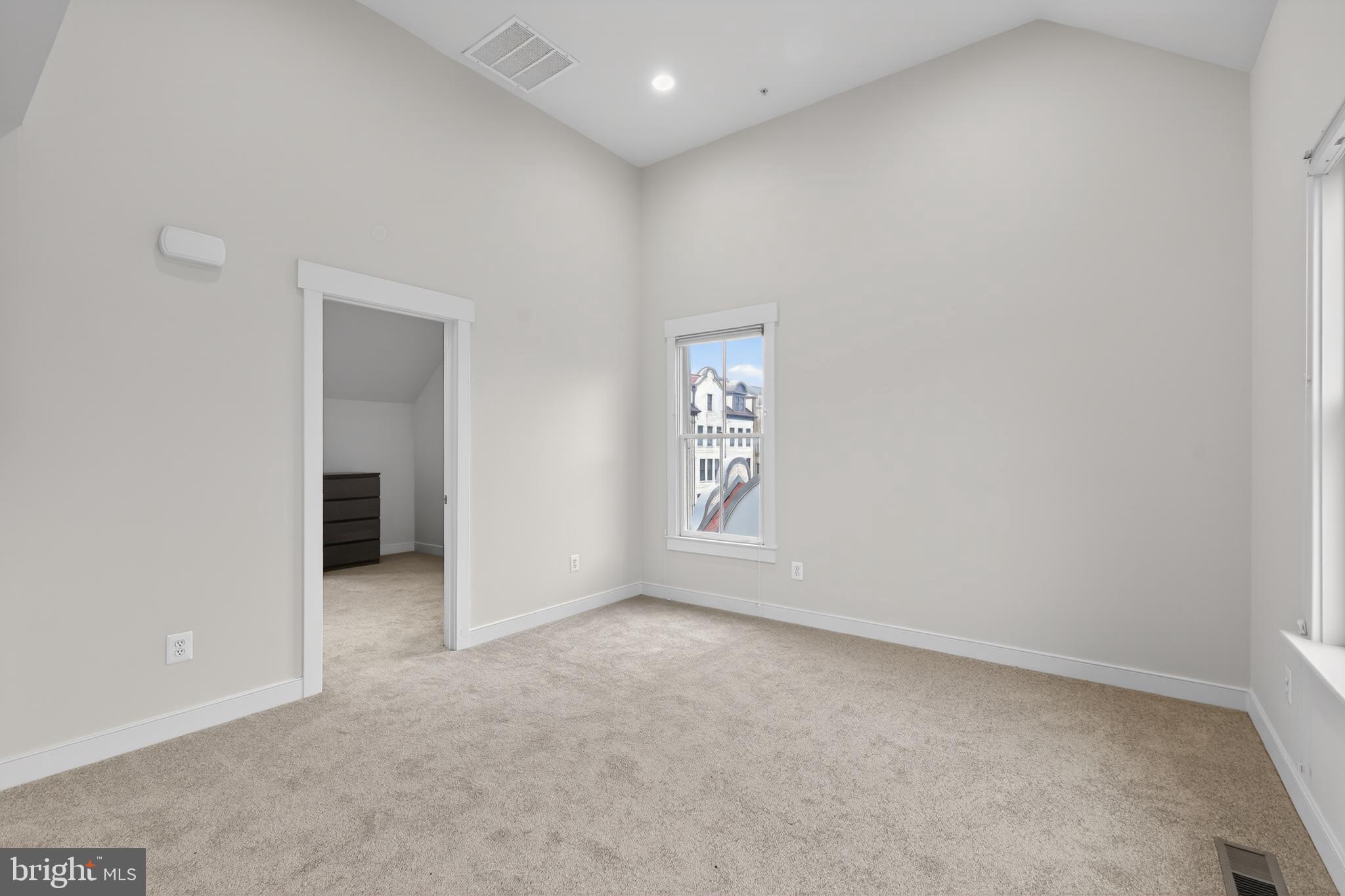 2711 Cassedy Street Silver Spring, MD 20910 - Photo 22 of 36 Office/ Family Room