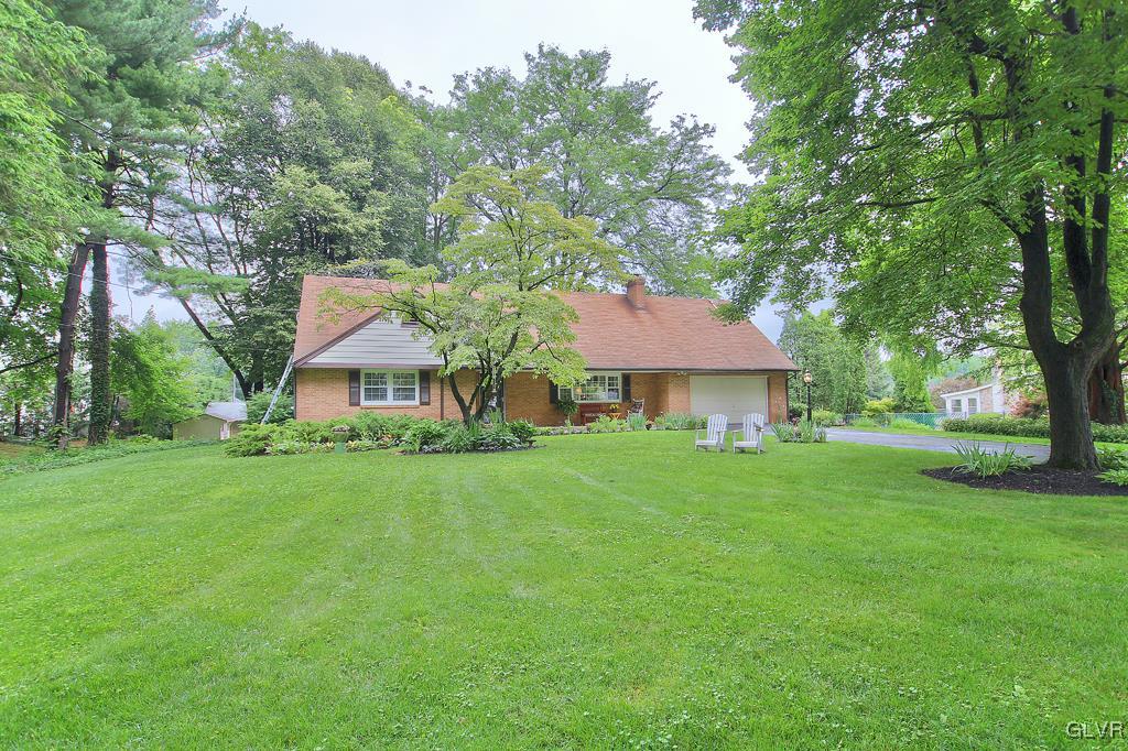 1130 Bridle Path Road Bethlehem, PA 18017 - Photo 2 of 33 Gallery Image 2