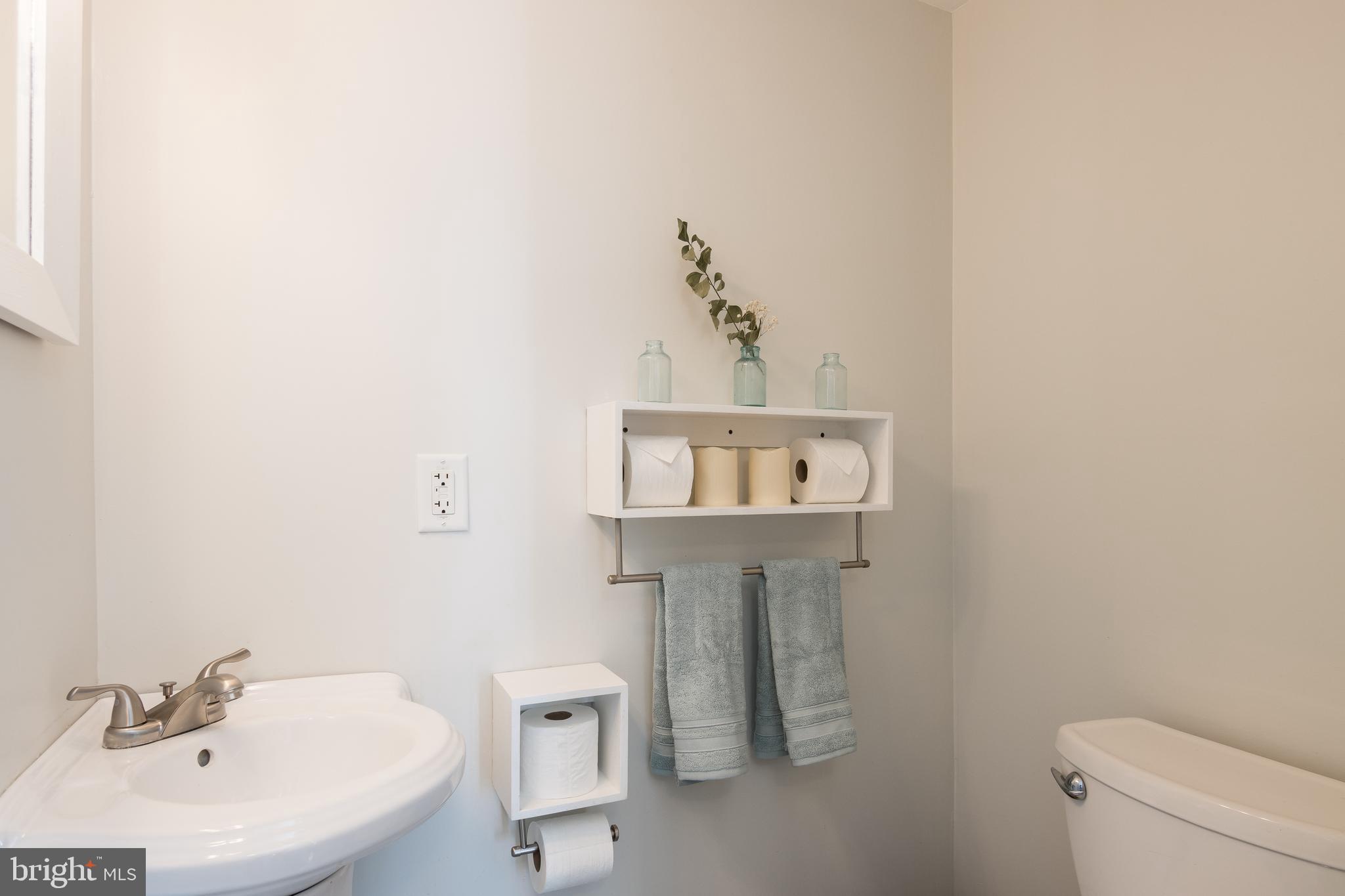 1416 Fairmount Road Hampstead, MD 21074 - Photo 9 of 32 Half bath on main floor