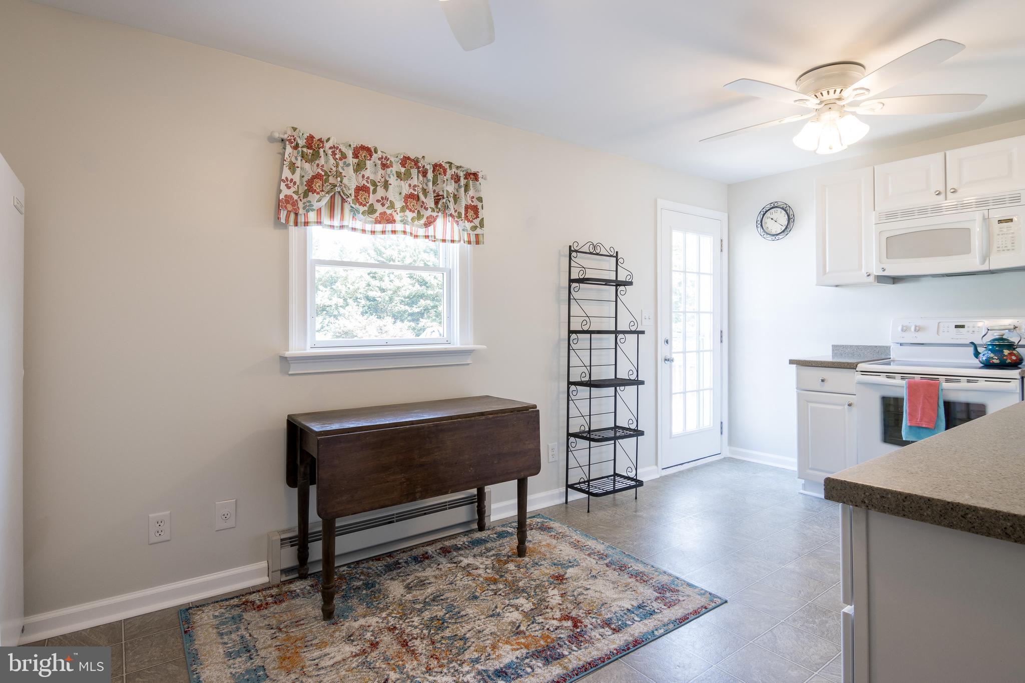 1416 Fairmount Road Hampstead, MD 21074 - Photo 10 of 32 Enter to kitchen with lots of space