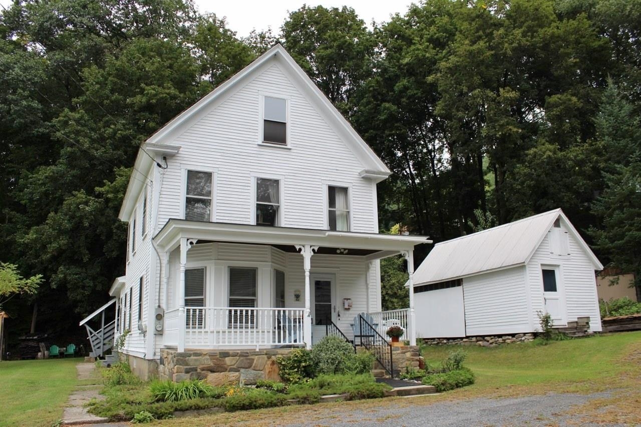 6 Commonwealth Avenue Springfield, VT 05156 - Photo 1 of 28
