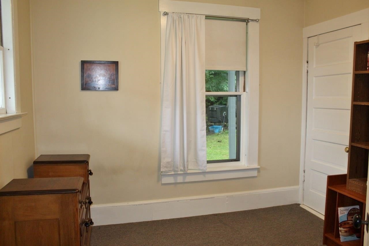6 Commonwealth Avenue Springfield, VT 05156 - Photo 20 of 28