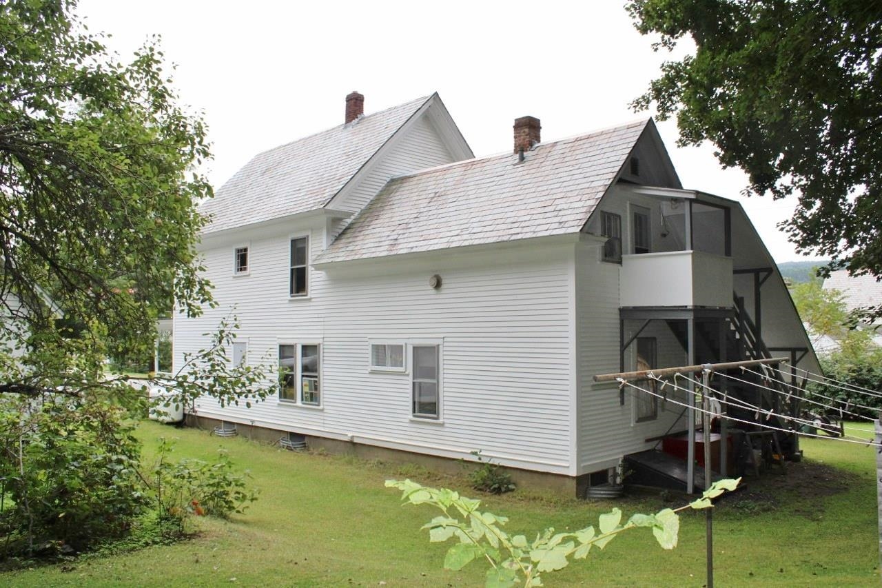6 Commonwealth Avenue Springfield, VT 05156 - Photo 5 of 28
