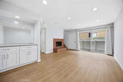 $449,000 | 8927 Cedros Avenue, Unit 8, Panorama City, CA 91402