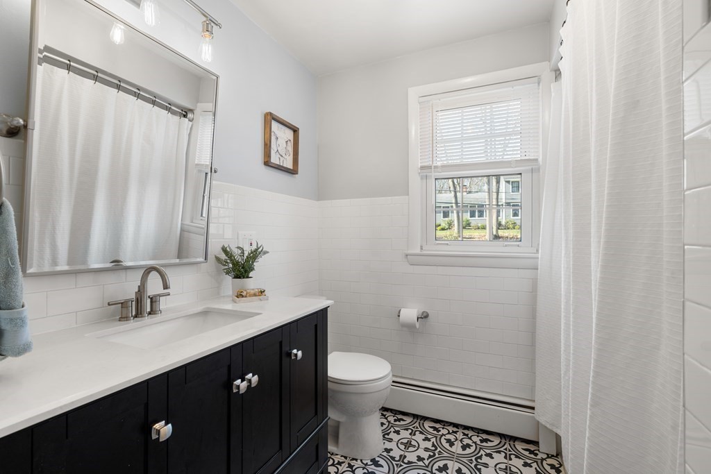 49 Juniper Road Andover, MA 01810 - Photo 24 of 39 Gallery Image 24