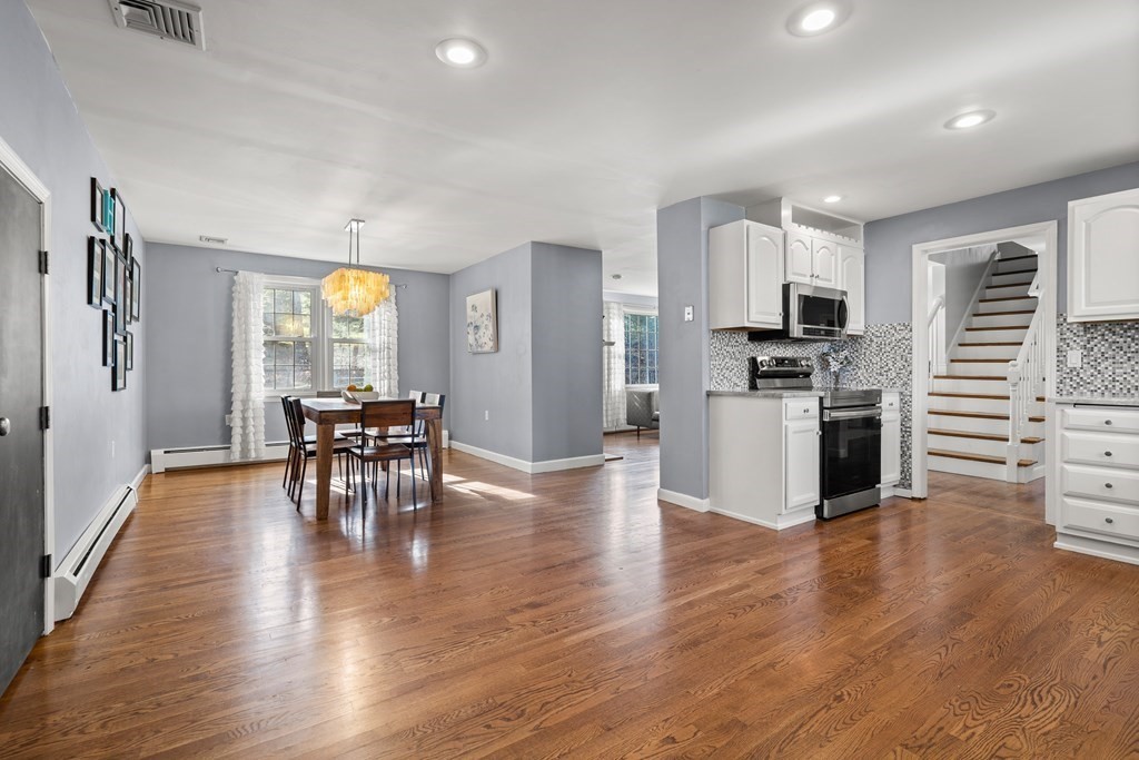 49 Juniper Road Andover, MA 01810 - Photo 5 of 39 Gallery Image 5