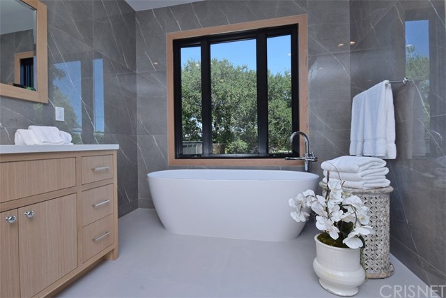 4988 Noeline Avenue Encino, CA 91436 - Photo 71 of 75